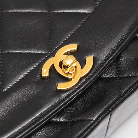 CHANEL Diana 25 Medium Flap Bag Quilted Lambskin Black ＃75624