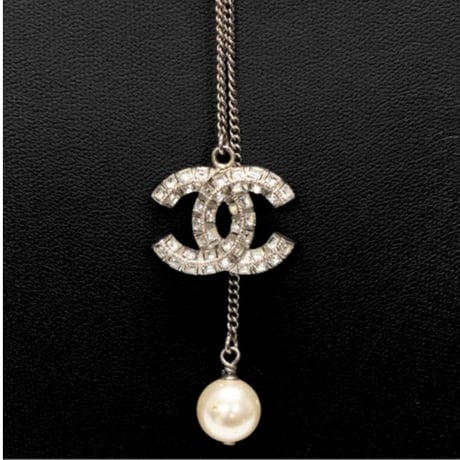 CHANEL CC Logo Pendant Necklace Faux Pearl Crystal Silver-toned B14A #76298