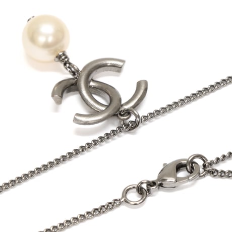 CHANEL CC Logo Pendant Necklace Faux Pearl Silver-toned Black B11A #75671