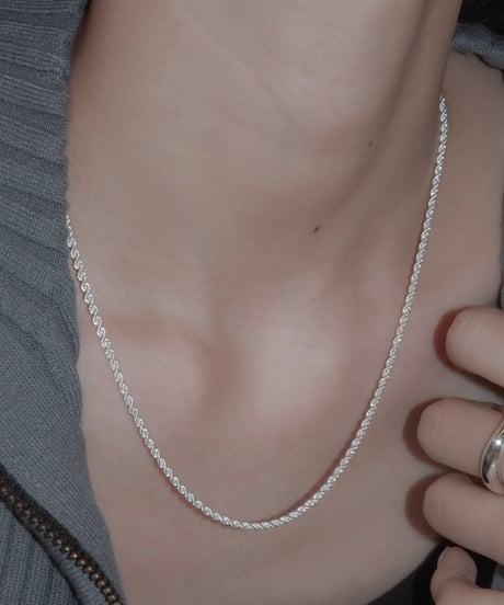 Warp chain necklace