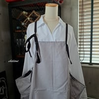 【背中がかわいい】エプロンドレス：グレー×ブラック：コットン【1070】