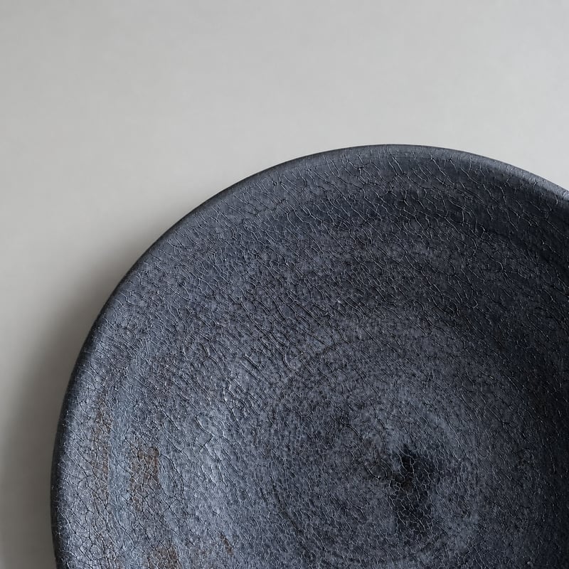 美濃焼 兵山窯 黒錆巻5.5寸丸皿 | MatsuBokkuri