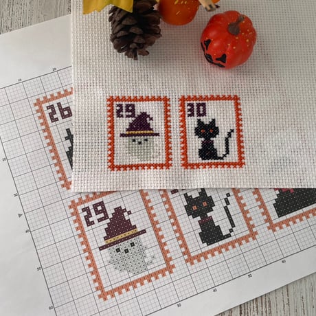 クロスステッチ図案（PDFダウンロード）｜ハロウィン アドベントカレンダー 切手風｜初心者向け｜カラー図案｜Halloween Cross Stitch Pattern