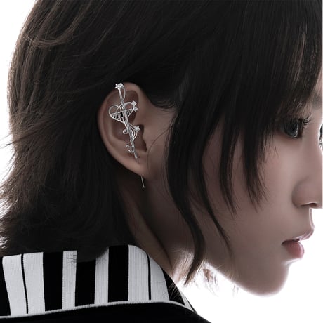 Ebony & Ivory　ピアノキーイヤーラップピアス