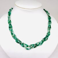 【チャリティ品】エメラルド　3連ネックレス