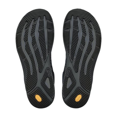 ALTRA アルトラ / TORIN 9 トーリン 9 メンズ《BLACK/BLACK/CASTLEROCK》