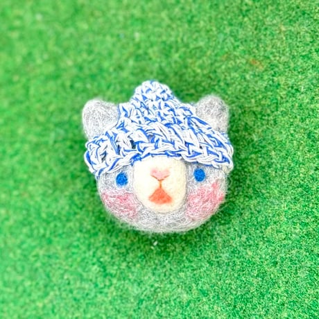ふわ*もこ　猫のブローチ