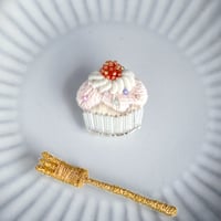 あおのいえ　カラフルカップケーキブローチ C