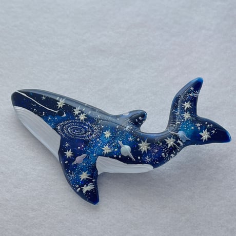 マンボウ⭐︎no.5 / 樹脂インタリオブローチ（クジラ）