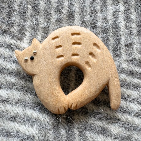 hamu's　ねこのメガネホルダーブローチ