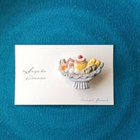 小園さやか　ブローチ　プリンアラモード