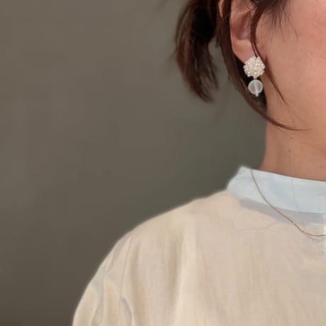 NiNA LULU  クロス　ピアス　アイボリー ・アッシュネイビー