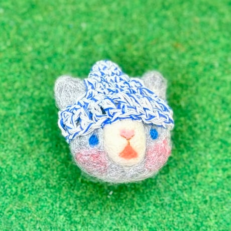 ふわ*もこ　猫のブローチ