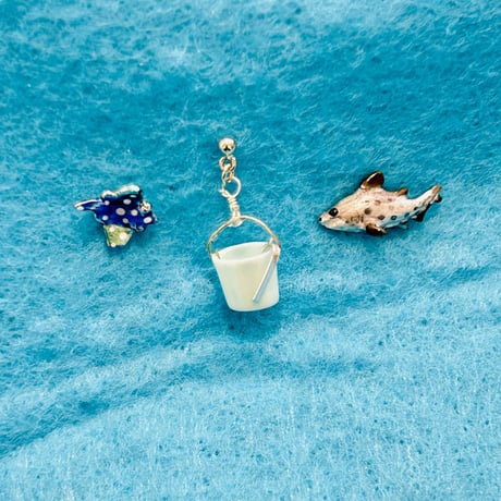 elio オリジナルピアス（大水槽）