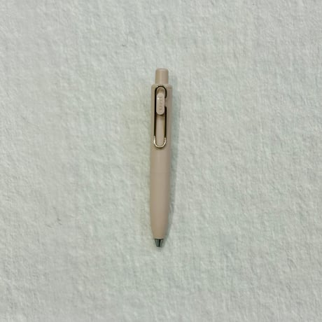【うみなか文具店】ユニボールワンP（アザラシ）- もも