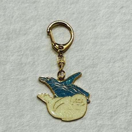 ラメ入りメタルキーホルダー（ペンギン・アザラシ）
