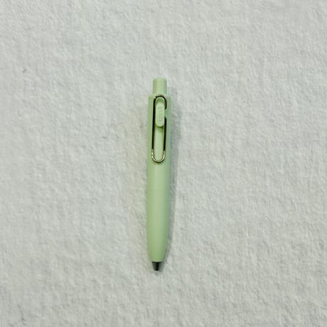 【うみなか文具店】ユニボールワンP（ペンギン）- はっか