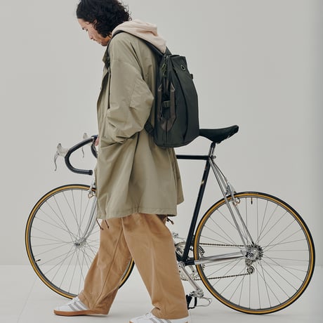 uF director's bag ミディアム *ニュートープ