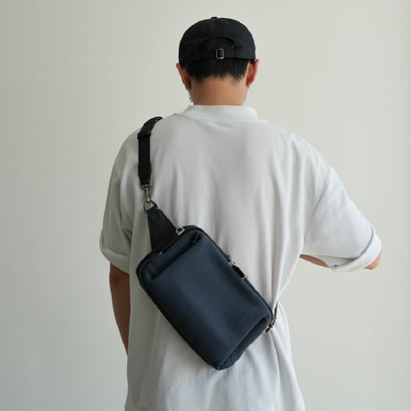 Quattro Shoulder ブラック