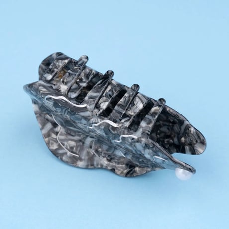 Coucou Suzette / Oyster Hair Claw (カキ)