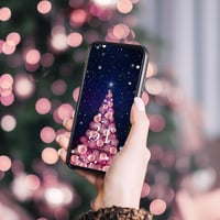 【星と雪が舞う桃金のクリスマスツリー＋数字31】🎀🌸優しさと愛が煌めく夜✨心を包む幸福の光が運気を満たす開運スマホ壁紙💖