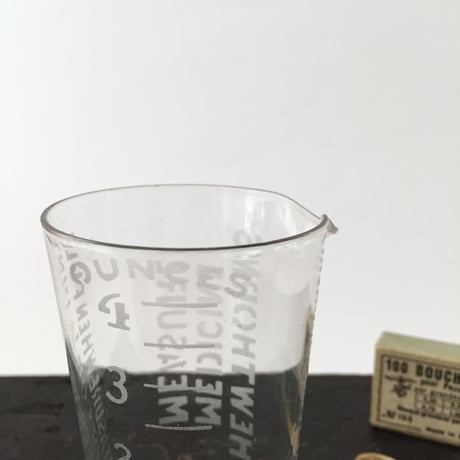 measure glass / アンティーク目盛り付きメジャーグラス