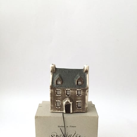 house objet / アンティーク陶器のハウス