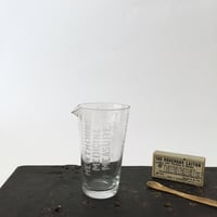 measure glass / アンティーク目盛り付きメジャーグラス