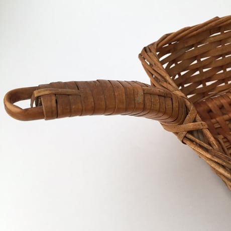 basket /アンティークハンドル付き藤のバスケット