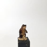 kodiak bear figure / wadeベアフィギュリン