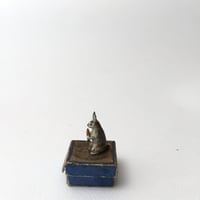 rabbit lead figure / 鉄のうさぎのフィギュリン