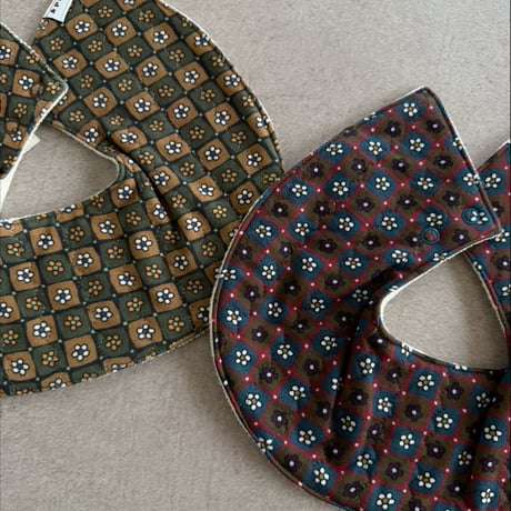 flower quilted bib / 2col
