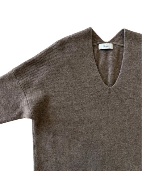 Nomàt / CASHMERE V-SWEATER -BEIGE-