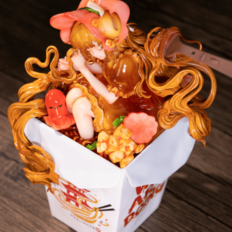 【予約販売：2027年4月～5月頃 お届け予定】＜送料無料 & 特別価格＞ WeArtDoing  「カップ麺の少女 · オリジナルソース」【コレクションフィギュア】
