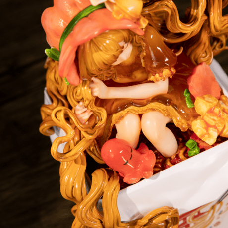 【予約販売：2027年4月～5月頃 お届け予定】＜送料無料 & 特別価格＞ WeArtDoing  「カップ麺の少女 · オリジナルソース」【コレクションフィギュア】