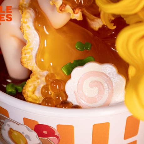 【予約販売：2027年4月～5月頃 お届け予定】＜送料無料 & 特別価格＞ WeArtDoing  「カップ麺の少女 · シーフード味」【コレクションフィギュア】