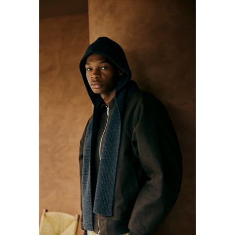 COMFORTABLE REASON / WAFFLE HOOD SCARF / CHARCOAL
