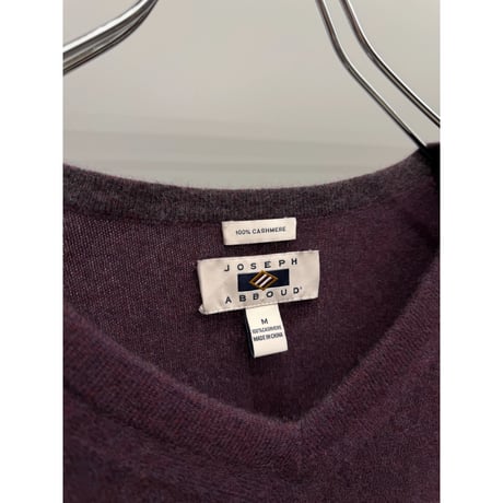 V-necked Cashmere Knit Sweater