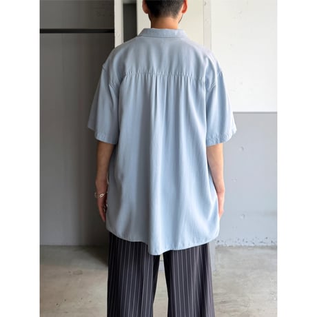 2000's Silk fabric open collar short sleeve shirt