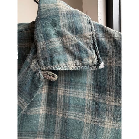 1960's Sheer cotton fabric plaid pattern open collar shirt