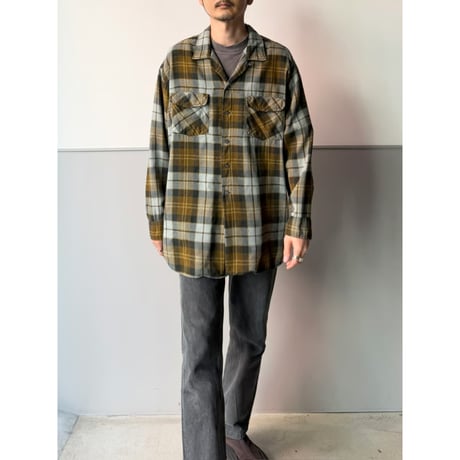 1960's "Viyella by Deacon Brothers" Wool / Cotton twill plaid pattern open collar shirt