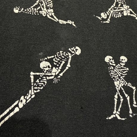 1990's "FASHION VICTIM" Skull printed Tee