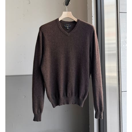 Cashmere Knit V-necked Sweater