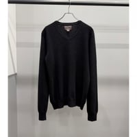 V-necked 2PLY Cashmere Knit Sweater