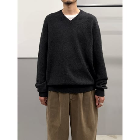 V-necked Cashmere Knit Sweater