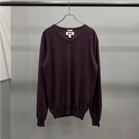 V-necked Cashmere Knit Sweater