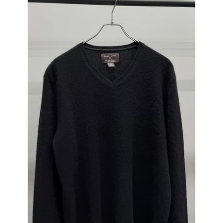 V-necked 2PLY Cashmere Knit Sweater