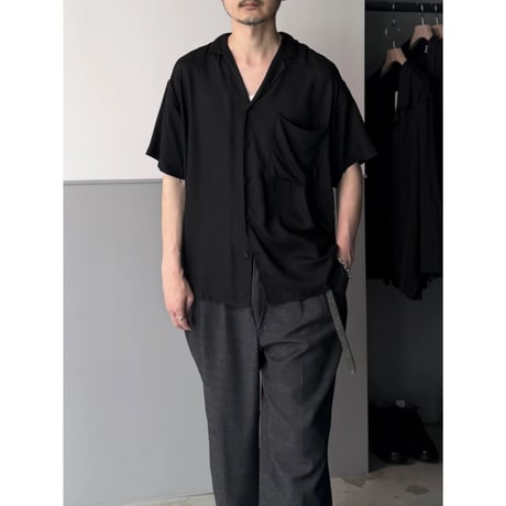 1980's Rayon fabric asymmetrical hem open collar short sleeve shirt