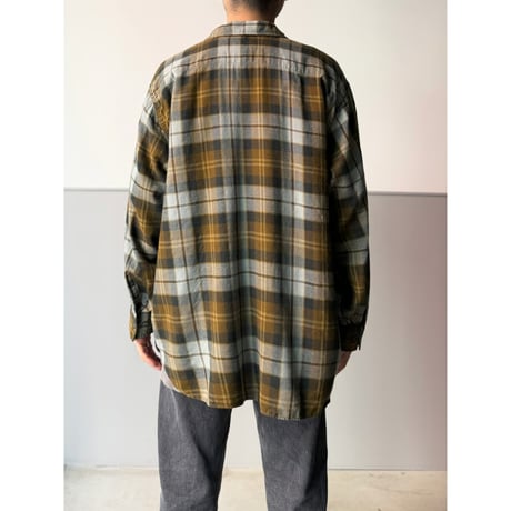 1960's "Viyella by Deacon Brothers" Wool / Cotton twill plaid pattern open collar shirt