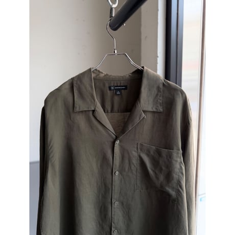 Linen / Lyocell fabric open collar shirt